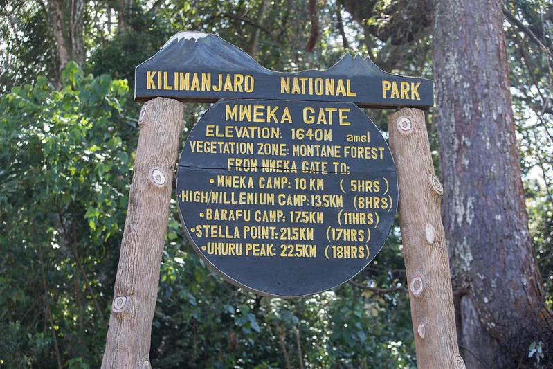 Machame Route (7/7) | Millenium Camp (3 820 m) – Mweka Gate (1 640 m) – Hotell