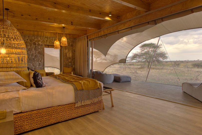 Soverom med utsikt på safari-lodge i Tanzania
