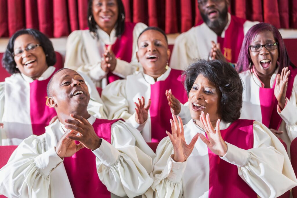 Religion i Tanzania, menn og kvinner synger i et gospelkor