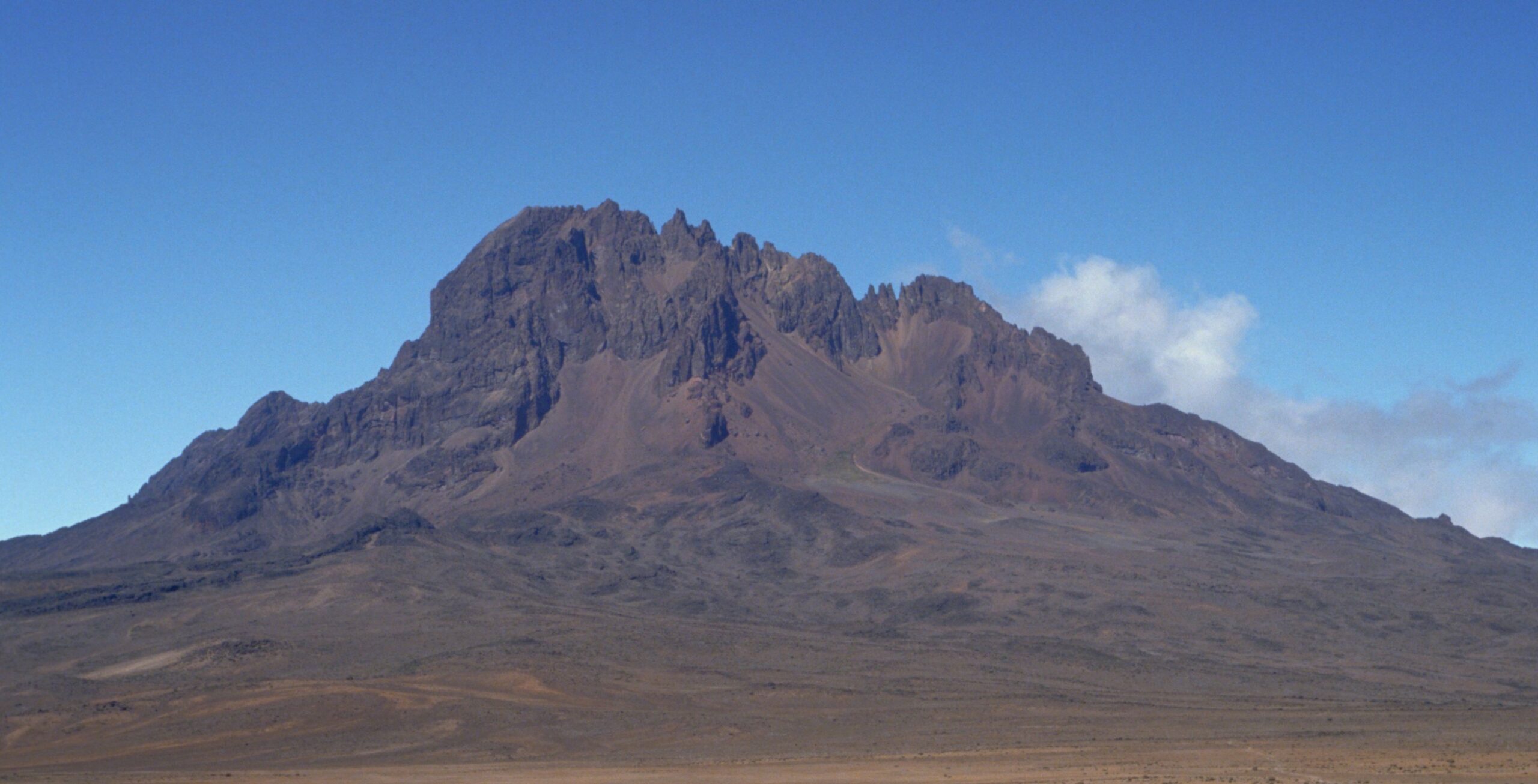 Rongai Route (2/6) | First Cave Camp (2 650 m) – Kikelewa Camp (3 660 m)