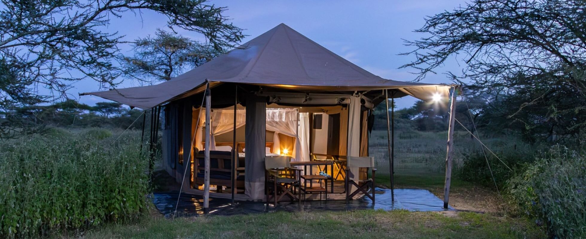 Utenfor teltet i Canopy Migration Camp