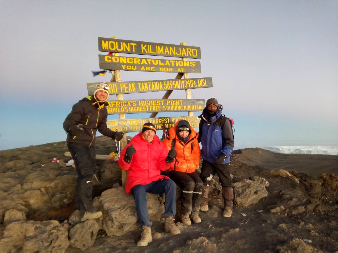 Paul & Nico på toppen av Kilimanjaro